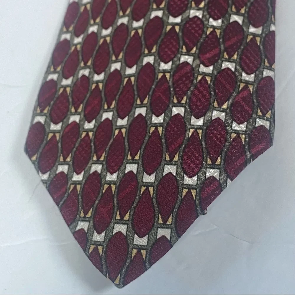 Nottingham 100% Silk All Over Geometric Design Silk Tie